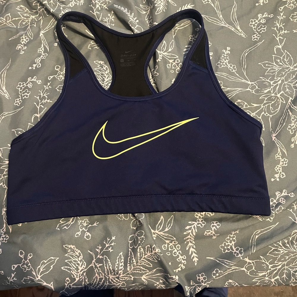 XL nike sports bra